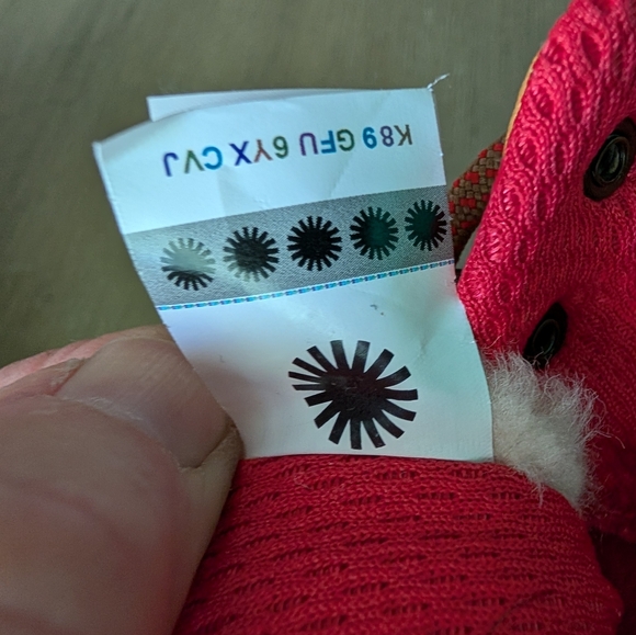 UGG Highland Hi Heritage Sneakers New! Size 8 - Picture 12 of 13